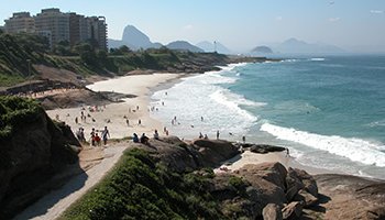 Praia do Diabo on the west of Arpoador, overlooking the Sugarloaf