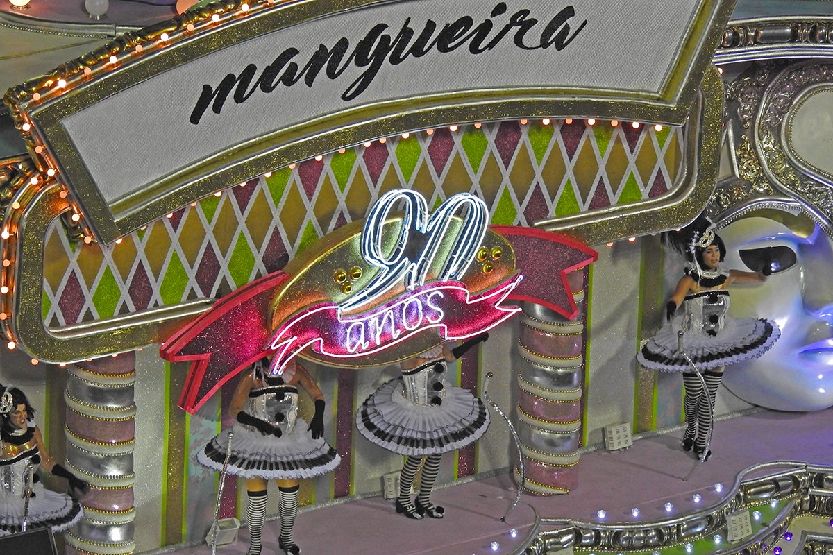 Mangueira celebrating the 90th anniversary in 2018. Photo courtesy of ipanema.com. All rights reserved.