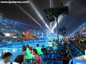 Night view of the Sambodrome from runway boxes (frisas). Photo by Silviano for www.ipanema.com. All rights reserved.