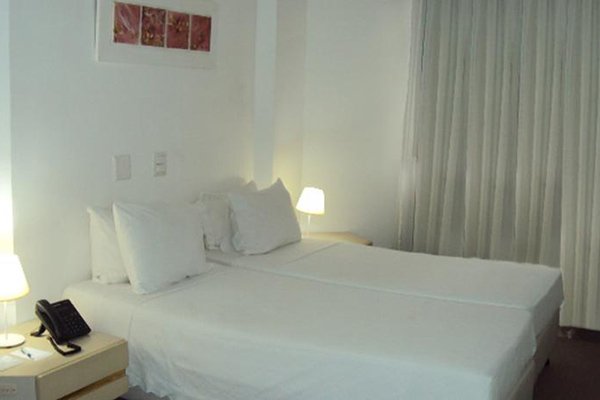 Everest Park Hotel