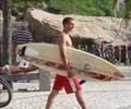 Praia do Diabo, next to Arpoador, also has good waves.